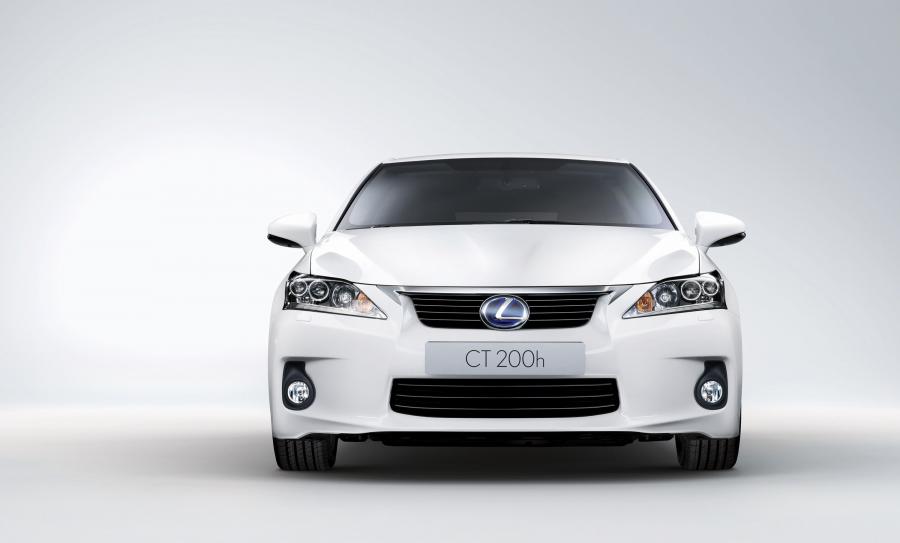  Lexus CT200h 2010 года  (фото 183 из 266)